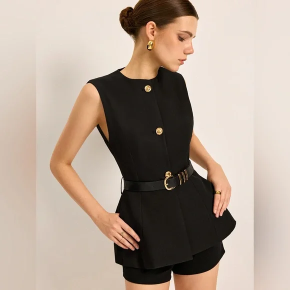 Button Detail Pockets Top With Belt - Picture 2 of 3